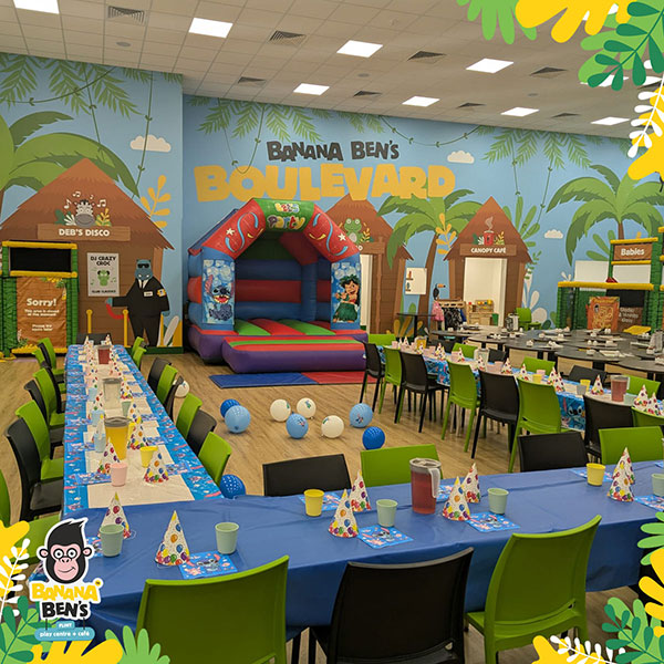 Children&rsquo;s bouncy castle birthday party room in Flint